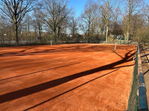 Tennisplatz Reaktivierung - nachher